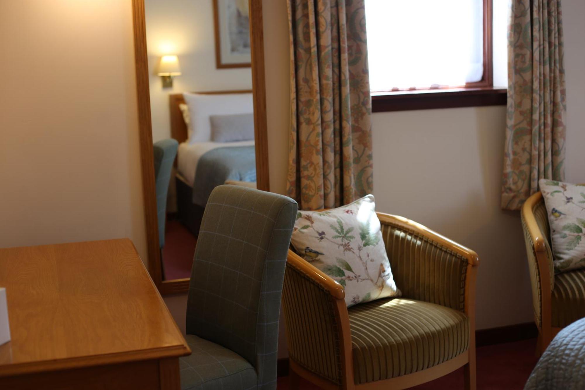 Pitlochry Dundarach Hotel Room photo