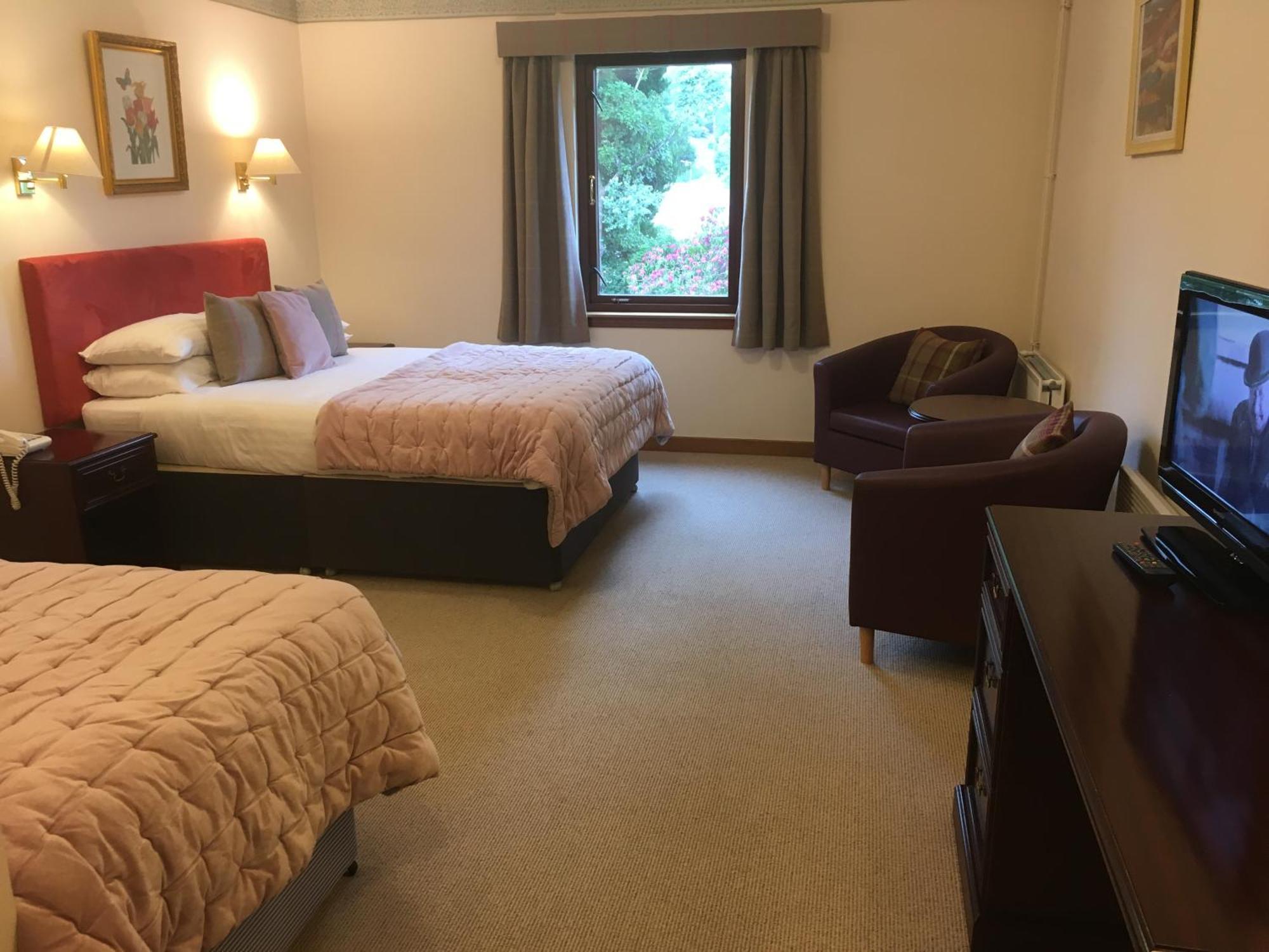 Pitlochry Dundarach Hotel Room photo