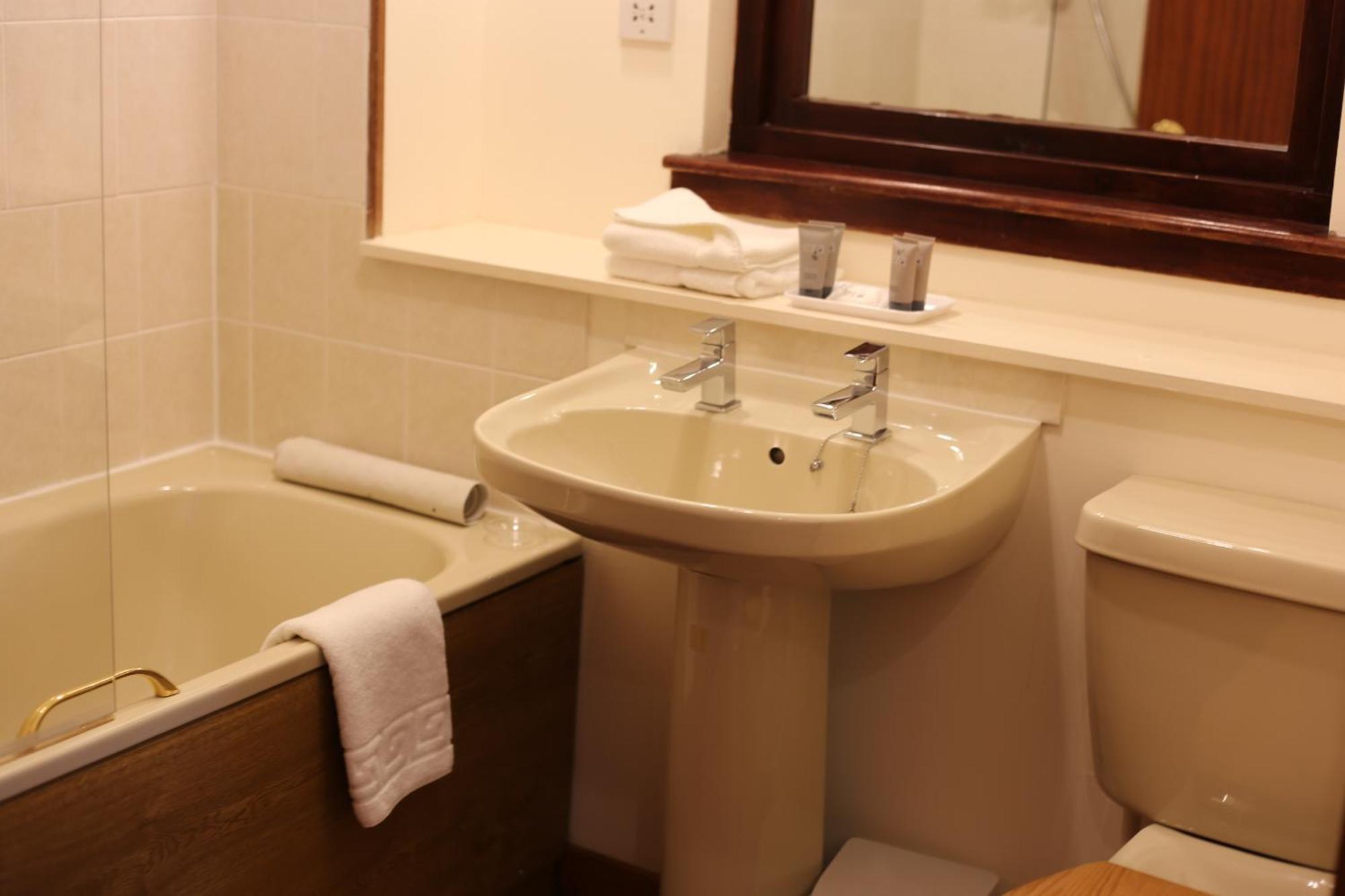 Pitlochry Dundarach Hotel Room photo