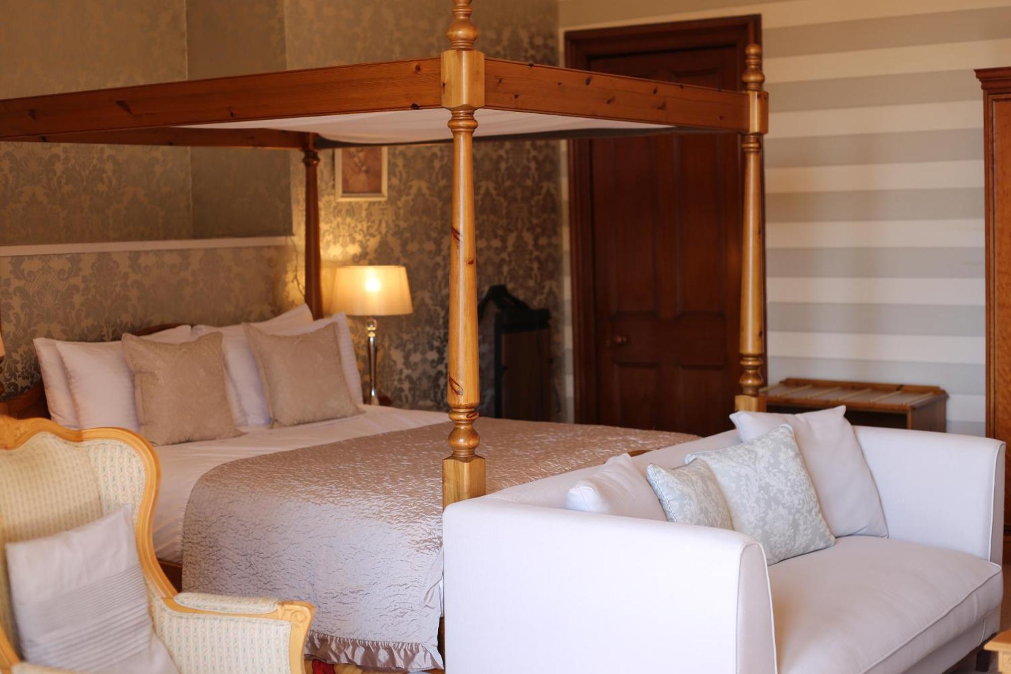 Pitlochry Dundarach Hotel Room photo